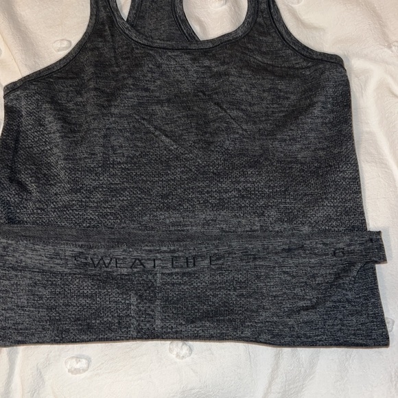 Lululemon Swiftly Tech Razorback - Picture 2 of 3